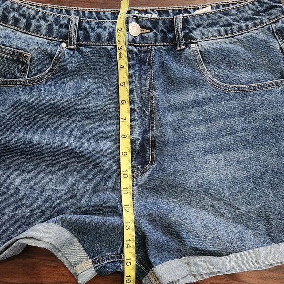 NWT Refuge Jeans Shorts MOM HIGH RISE - Picture 6 of 8